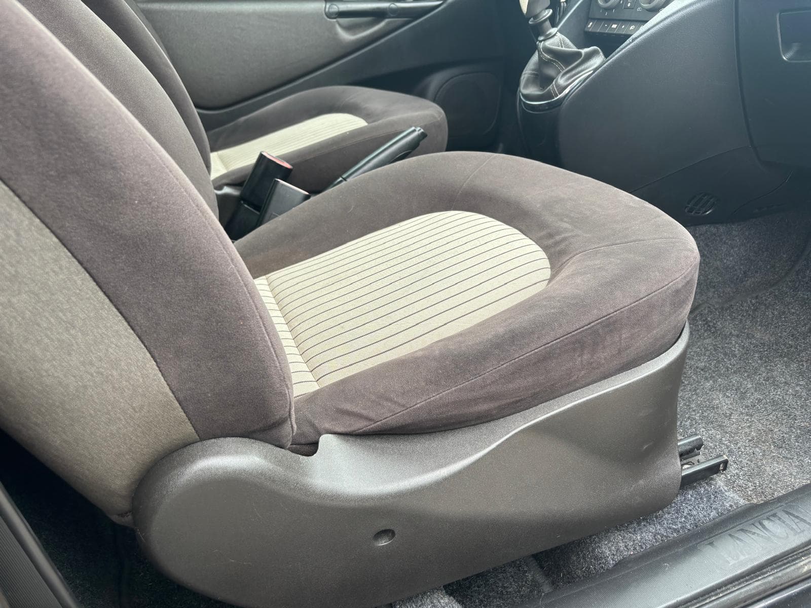 Lancia Ypsilon 1.2 Benzina Argento 13