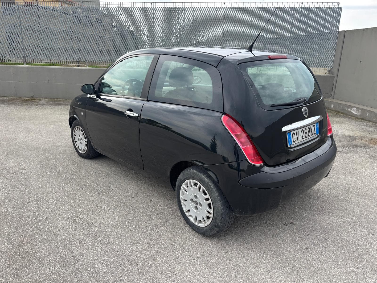 Lancia Ypsilon 1.2 Benzina Argento 17