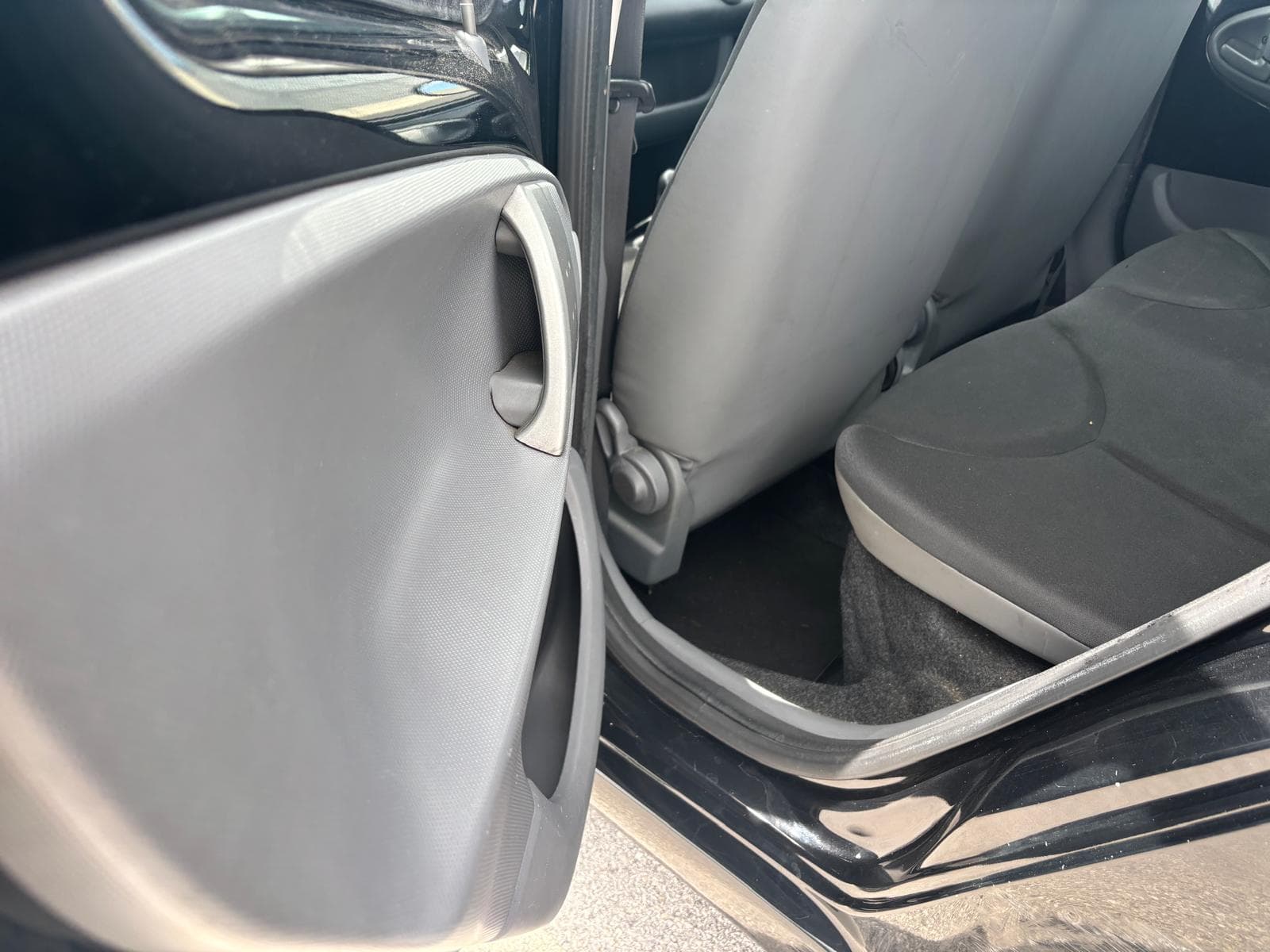 Toyota Aygo 1.0 12v Now Connect 13