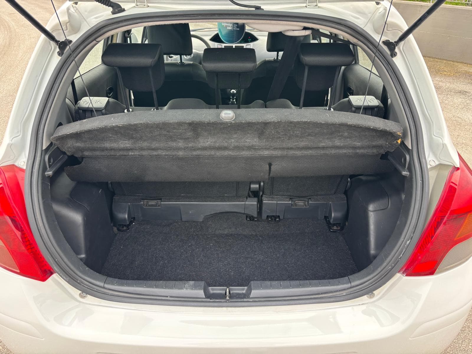 Toyota Yaris 1.4 D-4D Diesel 10